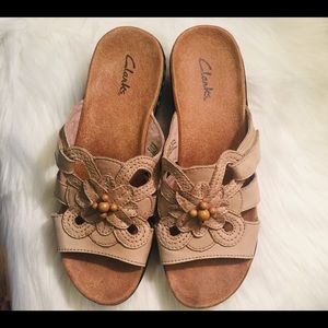 Clarks Lexi Basil Slide On Sandal Tan/Sand 7.5